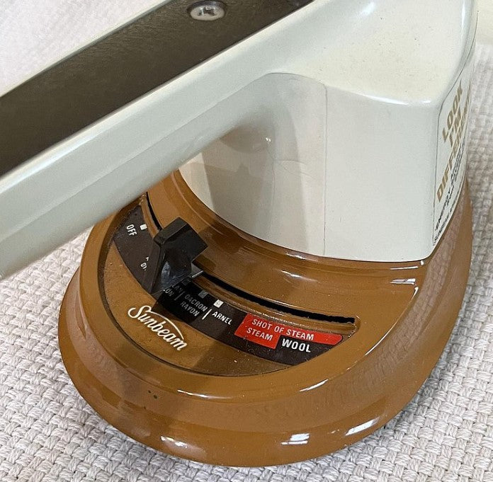 1978s American sunbeam hand-held iron